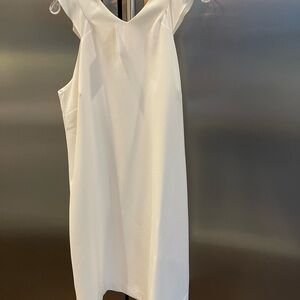 Elegant White Sleeveless Dress